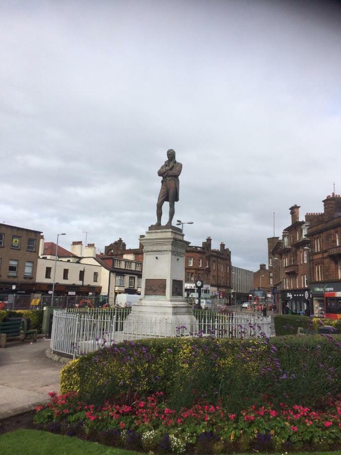 Mossie Ayr